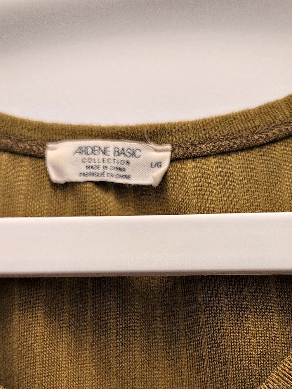 Ardene Basic Ruched V-Neck Tank in Brown Size Large - Picture 2 of 2